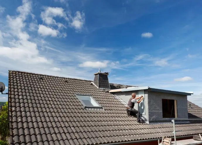 Spengler bei der Gaubenverkleidung Wien